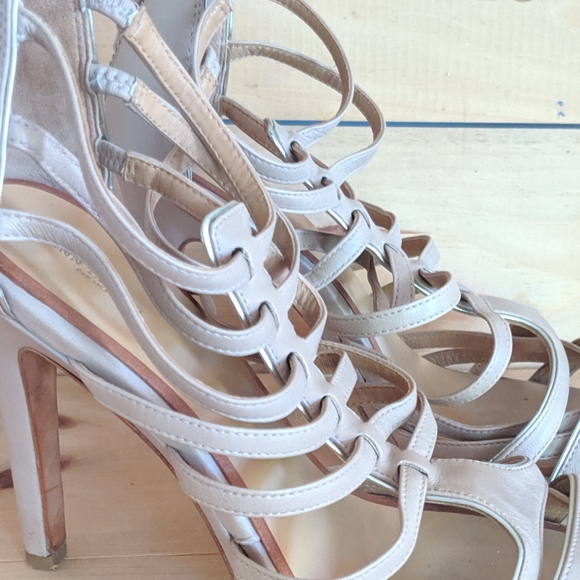 SOLD ⚫Ann Taylor strappy heels sz 7.5 - Picture 7 of 9